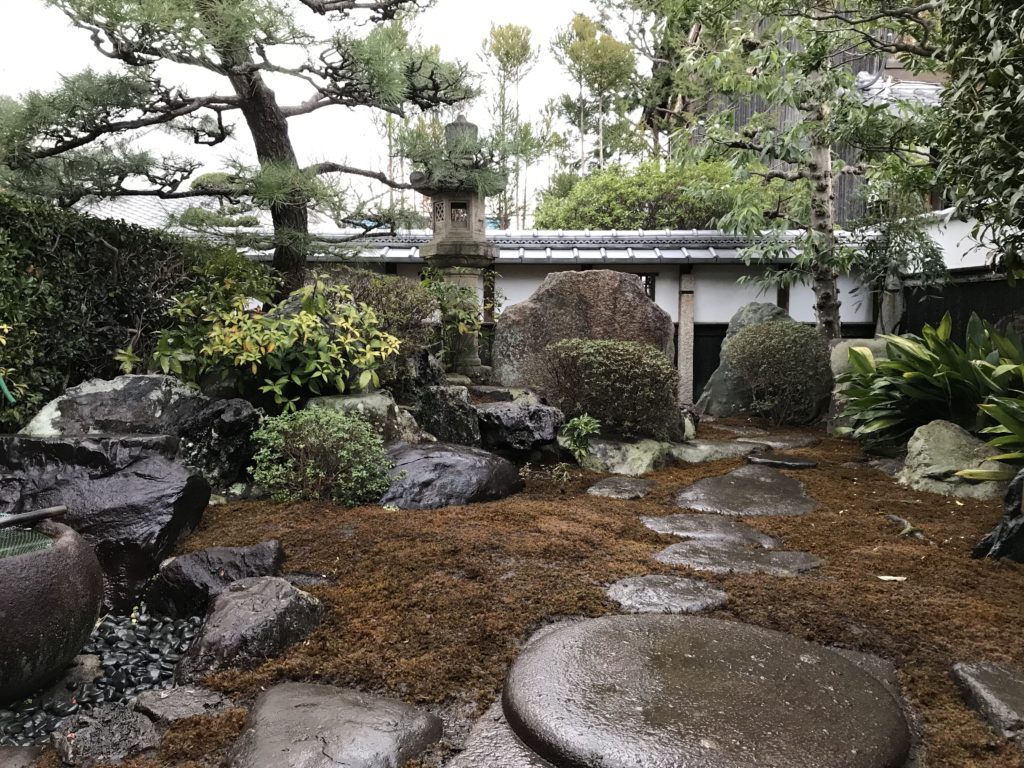 有限会社阪本造園工務所のアルバイト・パート 職人・現場スタッフ 外構・エクステリア お庭・植木の求人情報イメージ2